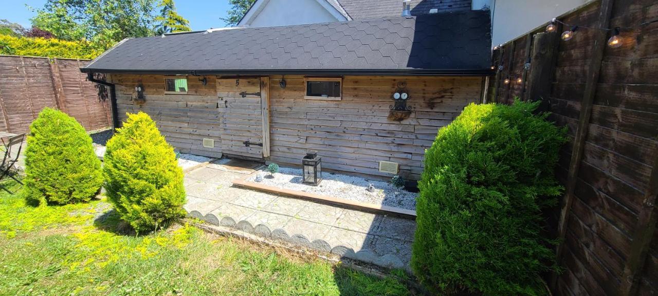 بورتلاويس Lazy Lodge Glamping Pod With Hot Tub المظهر الخارجي الصورة